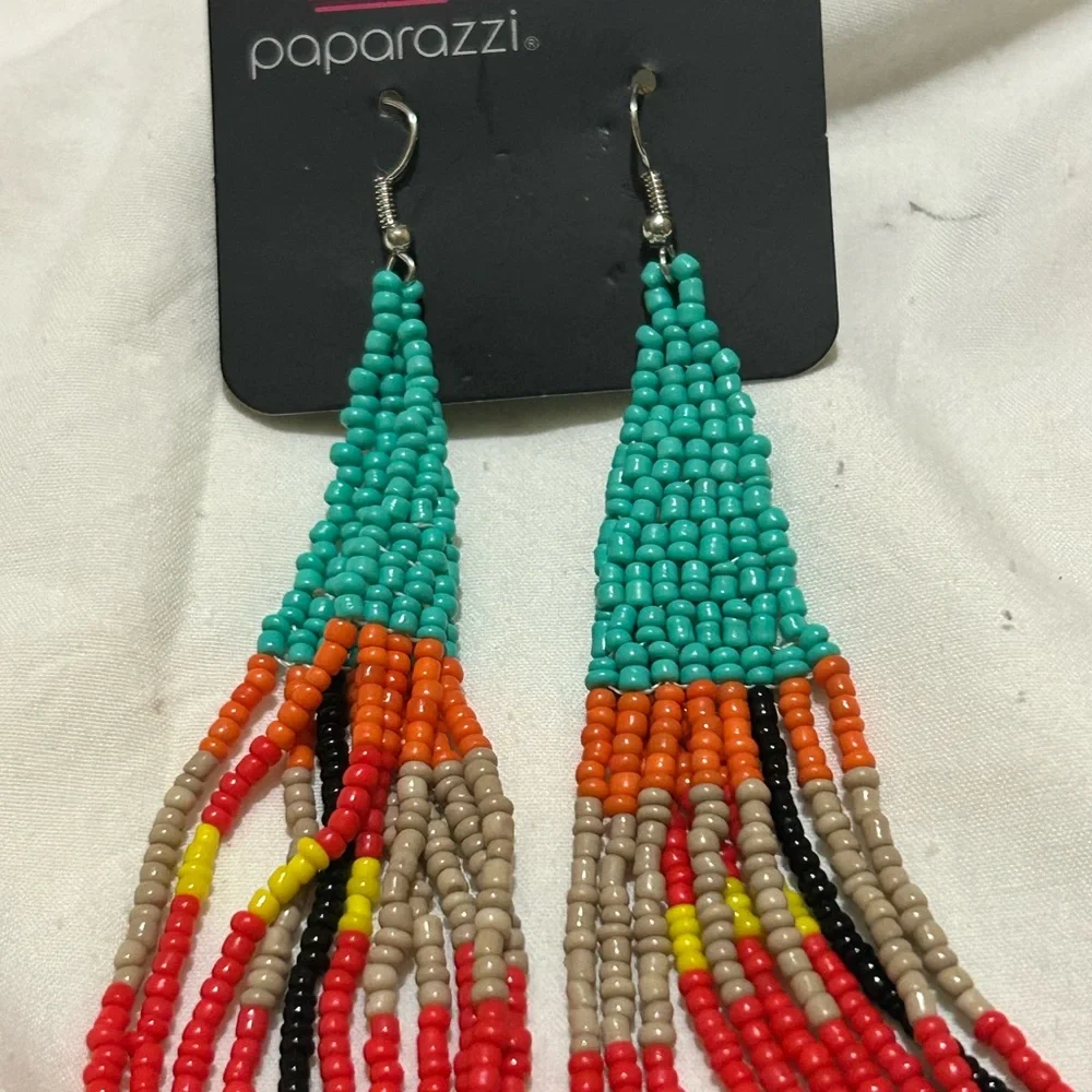 Paparazzi Necklace and earrings set - Picture 6 of 8